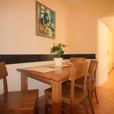 Apartman Apartment Porec 1 *